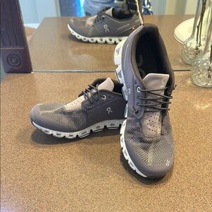 On Running Cloud size 8 shark/pebble color